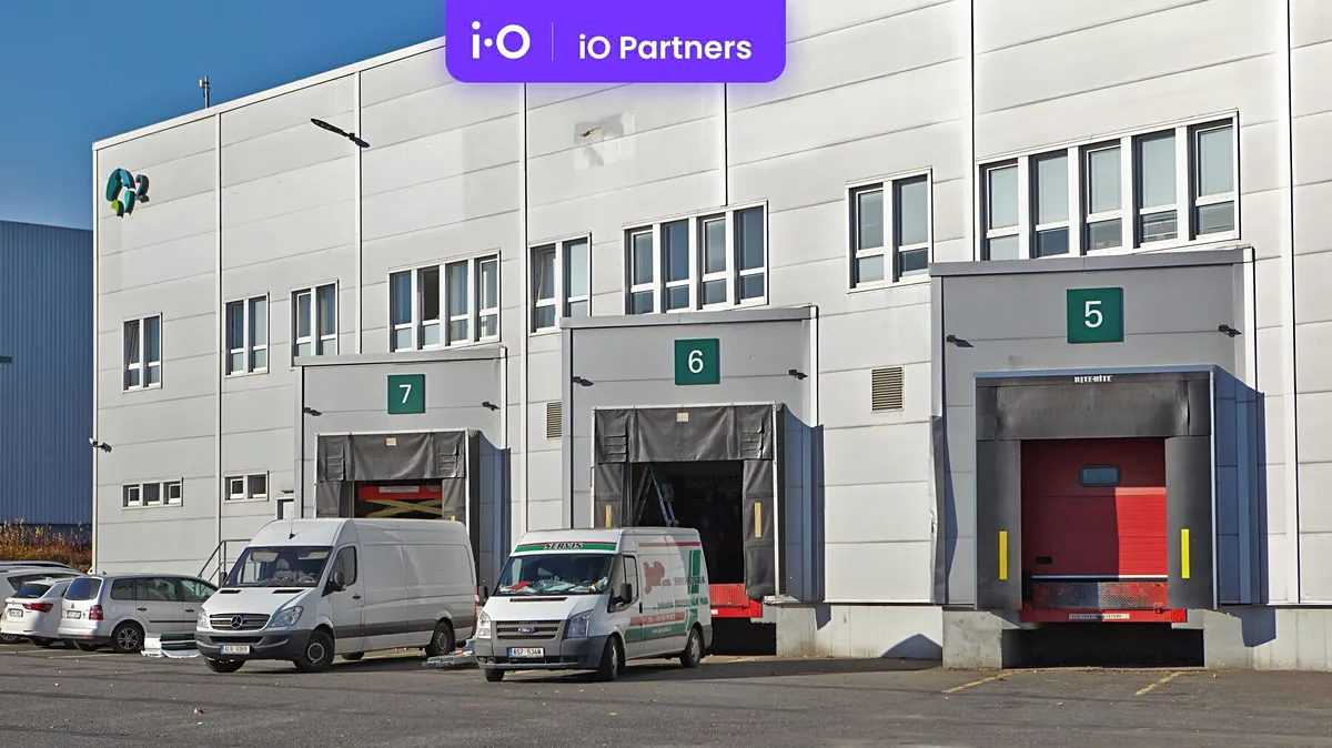 Pronájem skladového prostoru 3015 m²